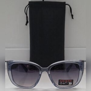 NWT Guess Blue Translucent Cat Eye Sunglasses w/ Case